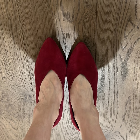 Beautiful Red Suede Wedge Shoes - Picture 9 of 10